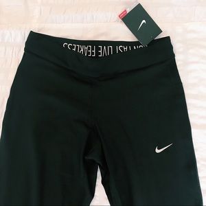 NIKE Dryfit Capri legging Size S